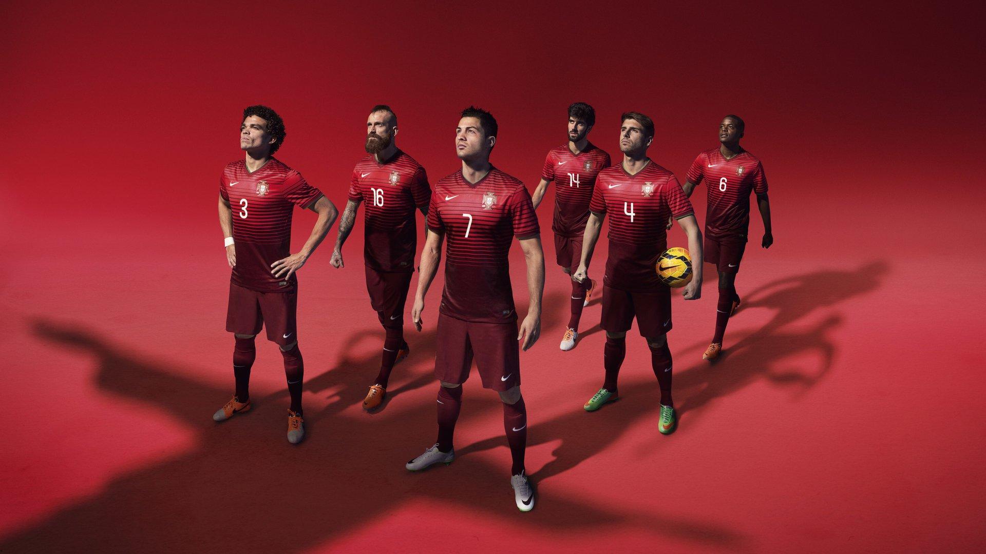 电竞产业蓬勃发展，全球赛事热度飙升，职业选手成新偶像