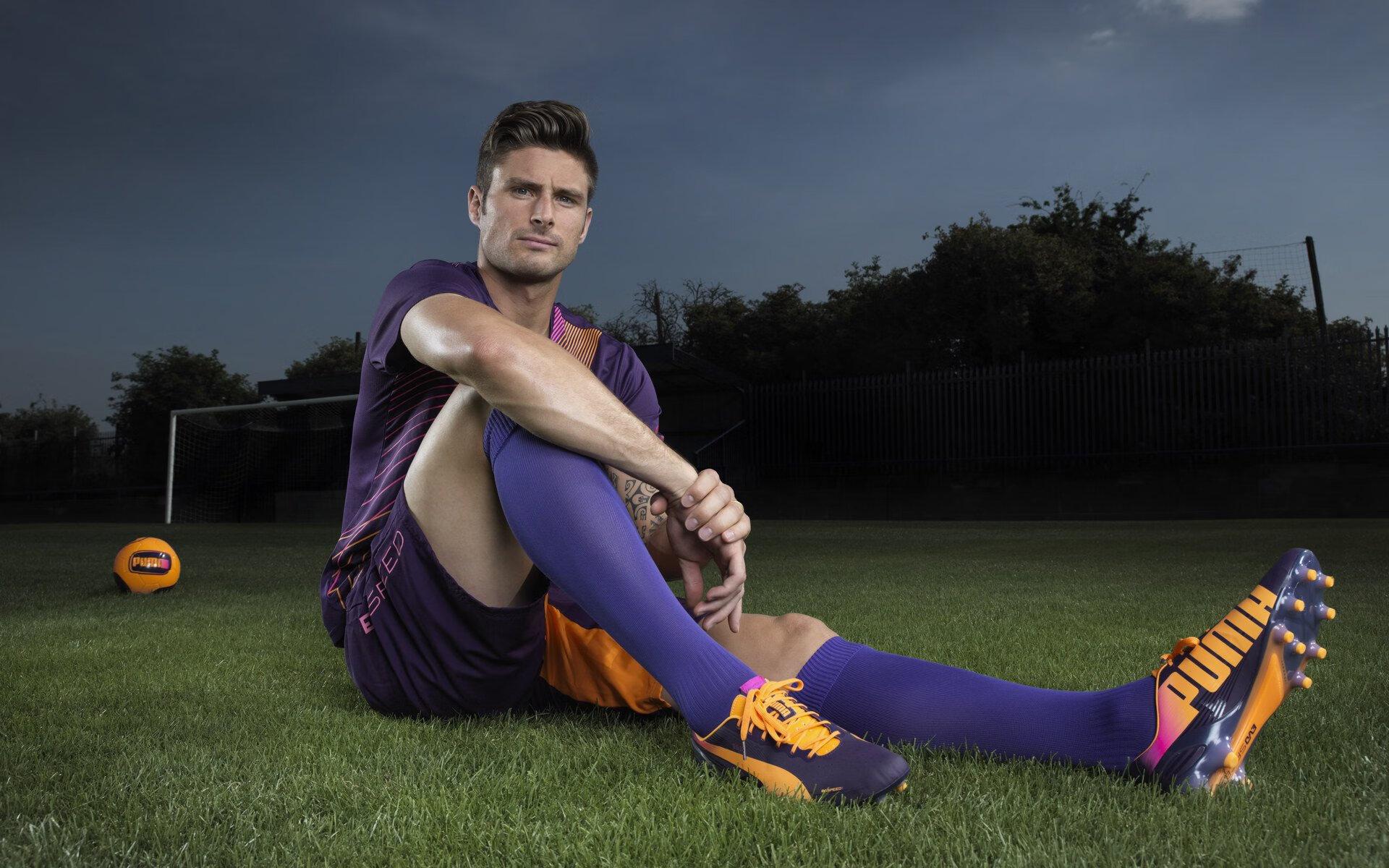 天才新星上演帽子戏法，助球队豪取三连胜