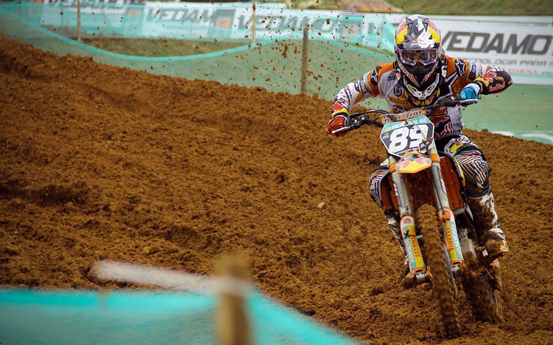 中国滑雪健儿备战冬奥会，新赛季表现亮眼引期待